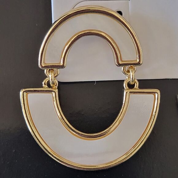 NEW Chico's Mother of Pearl Earrings White & Gold Trim Semi Circles 1.5 in drop - Picture 4 of 10